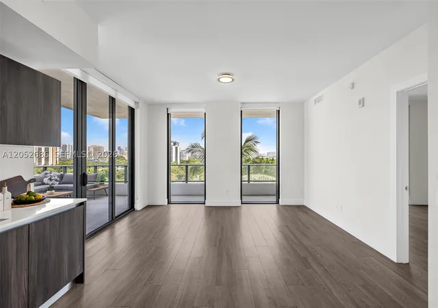 Photo 4 of Condo for sale at 2960 Ne 207Th St #811, Miami, FL 33180 | MLS# A12052686 | Listing updated on 2026-08-31