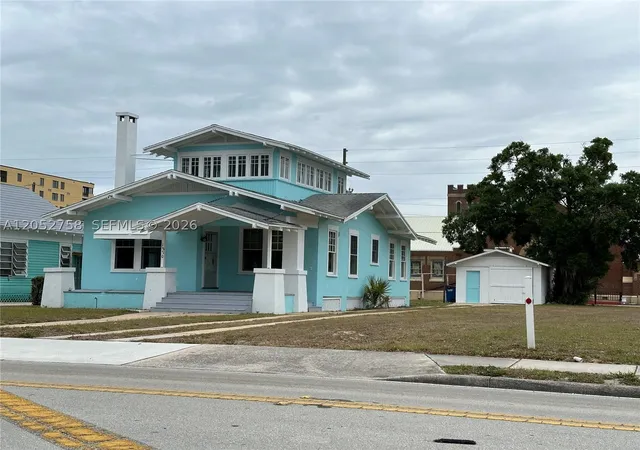 Single family home for sale at 1870 Lakeview Rd, Sebring, FL 33870 | MLS# A12052758