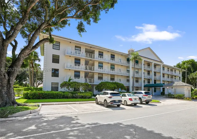 Photo 2 of Sale Pending at 3516 Whitehall Dr #301, West Palm Beach, FL 33401 | MLS# A12052766 | Listing updated on 2026-09-10