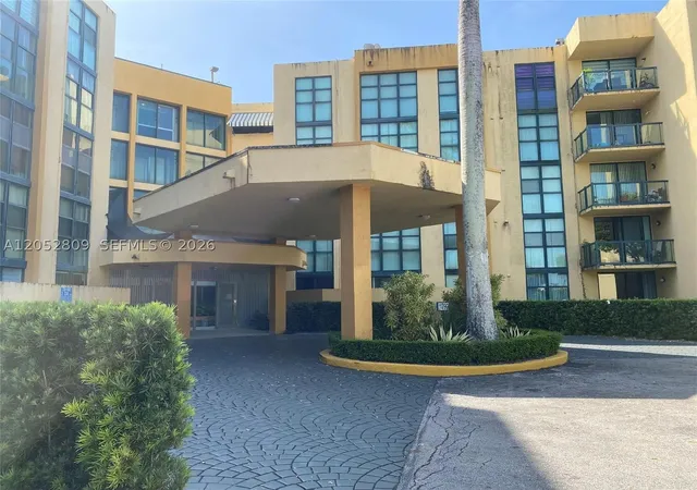 Listing Photo 3 - Condo for sale in International Park Condo 2 located at 11790 Sw 18Th St, Miami, FL 33175 - Unit #519-3