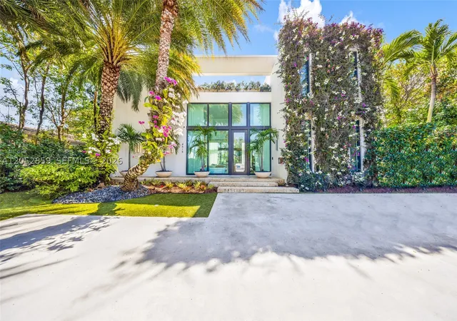 Single family home for sale at 4515 N Michigan Ave, Miami Beach, FL 33140 | MLS# A12052859