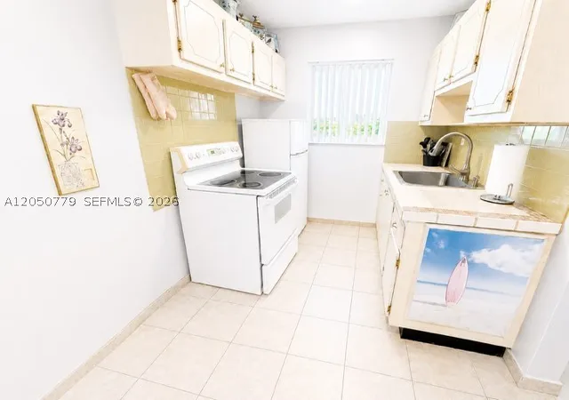 Photo 2 of Condo for sale at 2145 Pierce St #416, Hollywood, FL 33020 | MLS# A12050779 | Listing updated on 2026-09-15