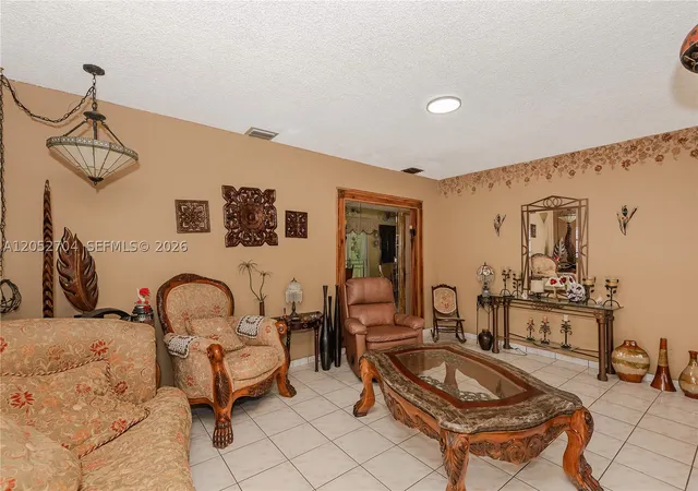 Photo 4 of Single family home for sale at 225 E 43Rd St, Hialeah, FL 33013 | MLS# A12052704 | Listing updated on 2026-09-24