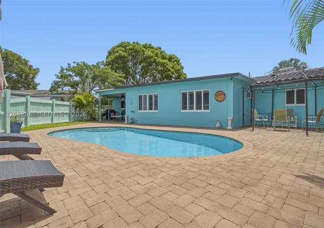 Photo 3 of Single family home for sale at 3650 Nw 17th Ter, Oakland Park, FL 33309 | MLS# A12052847 | Listing updated on 2026-08-30