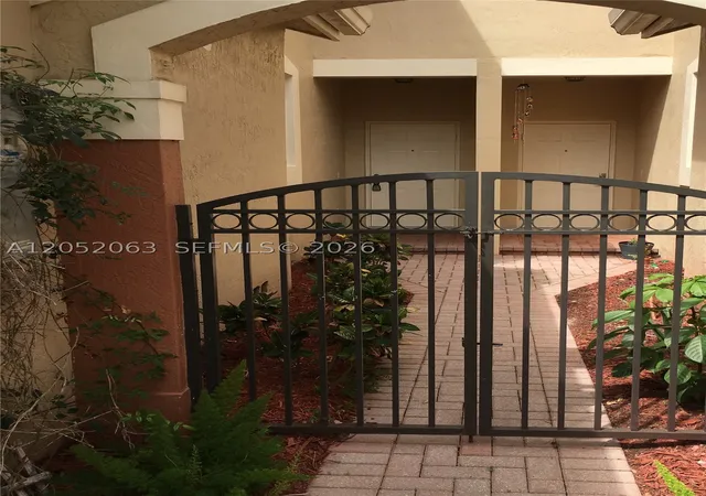 Photo 1 of Townhouse for sale at 4258 Vineyard Cir, Weston, FL 33332 | MLS# A12052063 | Listing updated on 2026-09-04