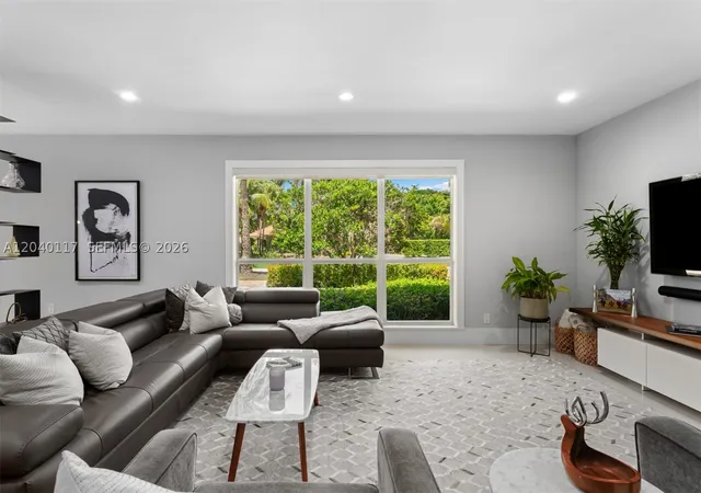 Photo 3 of Single family home for sale at 11721 Jacaranda Pl, Coral Gables, FL 33156 | MLS# A12040117 | Listing updated on 2026-09-13