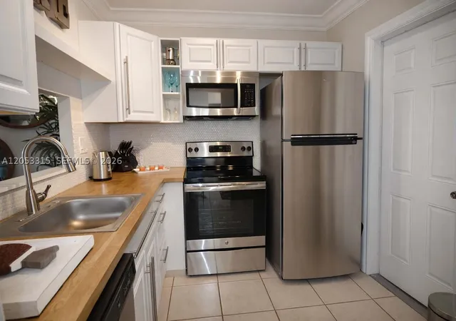 Photo 3 of Condo for sale at 3530 Nw 52Nd Ave #509, Lauderdale Lakes, FL 33319 | MLS# A12053315 | Listing updated on 2026-09-10