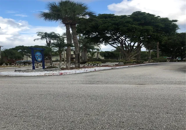 Photo 3 of Sale Pending at 31 Crossings Cir #G, Boynton Beach, FL 33435 | MLS# A12053480 | Listing updated on 2026-09-21