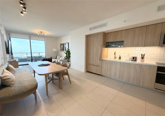 Photo 2 of Condo for sale at 159 Ne 6Th St #3215, Miami, FL 33132 | MLS# A12053440 | Listing updated on 2026-09-24