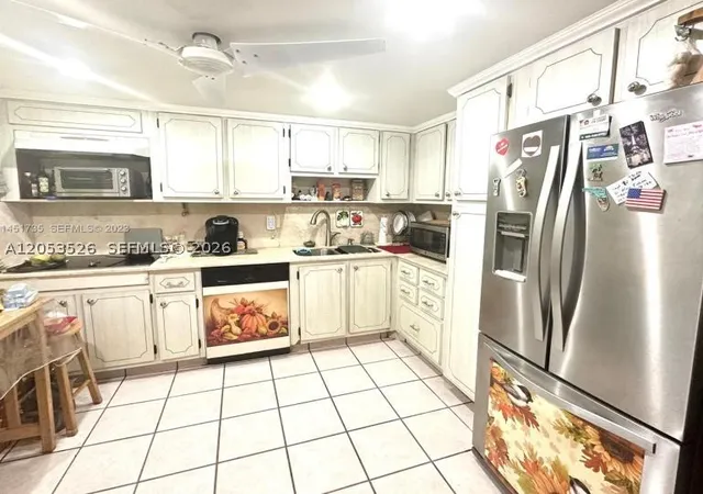 Photo 3 of Condo for sale at 1811 Jefferson St #210, Hollywood, FL 33020 | MLS# A12053526 | Listing updated on 2026-09-09