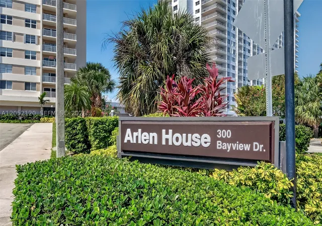 Photo 2 of Condo for sale at 300 Bayview Dr #916, Sunny Isles Beach, FL 33160 | MLS# A12052120 | Listing updated on 2026-09-25