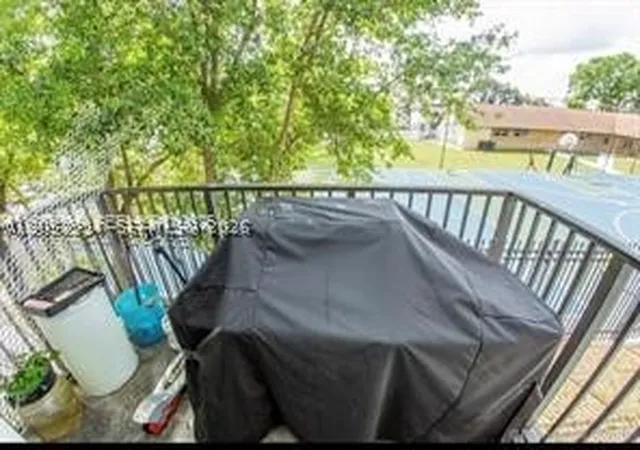 Listing Photo 5 - Condo for sale in building located at 5333 Nw 18Th St, Lauderhill, FL 33313 - Unit #3A