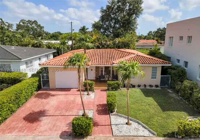 Photo 1 of Single family home for sale at 35 Oviedo Ave, Coral Gables, FL 33134 | MLS# A12053748 | Listing updated on 2026-09-10