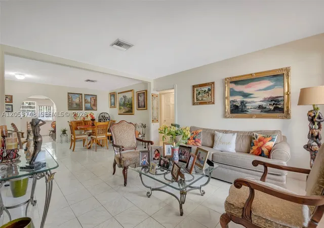 Photo 4 of Single family home for sale at 35 Oviedo Ave, Coral Gables, FL 33134 | MLS# A12053748 | Listing updated on 2026-09-10
