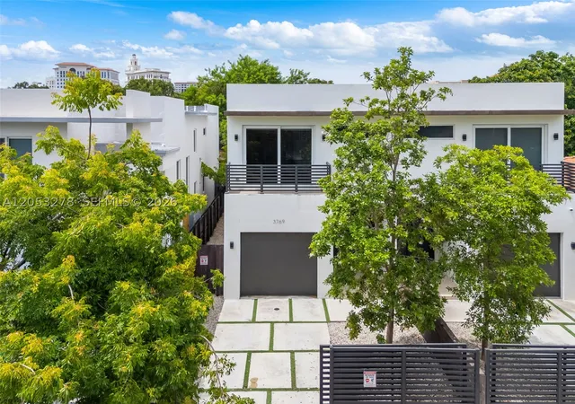 Photo 3 of Townhouse for sale at 3769 Sw 27th Ln #3769, Miami, FL 33134 | MLS# A12053278 | Listing updated on 2026-09-14