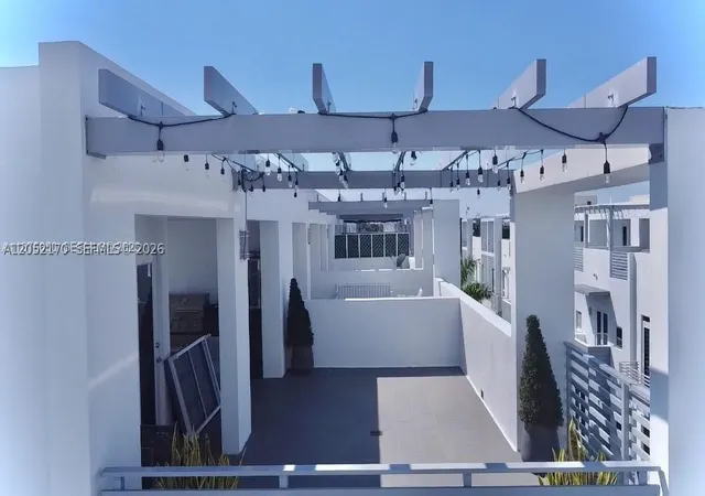 Photo 2 of Townhouse for sale at 9151 Nw 33rd St, Doral, FL 33172 | MLS# A12052170 | Listing updated on 2026-09-10
