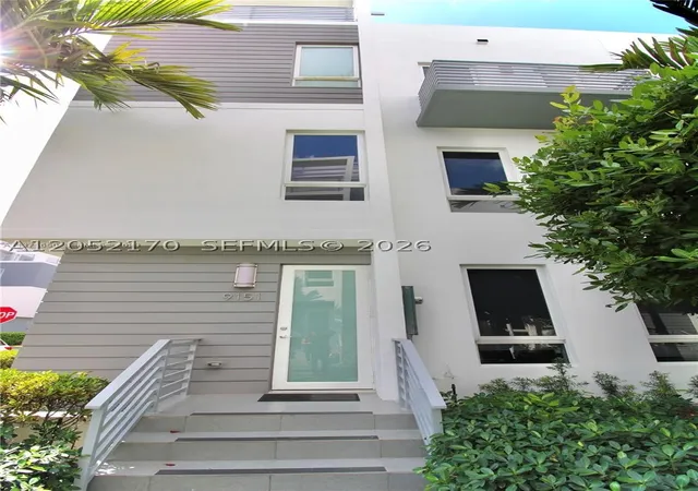 Photo 3 of Townhouse for sale at 9151 Nw 33rd St, Doral, FL 33172 | MLS# A12052170 | Listing updated on 2026-09-10