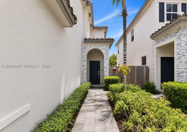 Photo 3 of Single family home for sale at 1367 Se 26th Ter, Homestead, FL 33035 | MLS# A12053159 | Listing updated on 2026-08-27