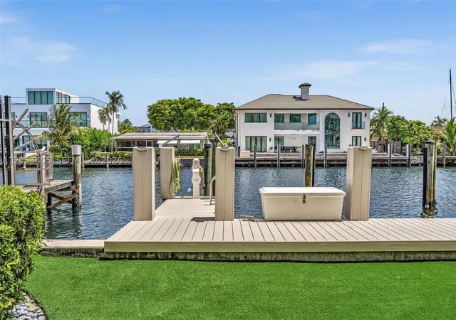 Photo 1 of Condo for sale at 1500 Se 12th St #1A, Fort Lauderdale, FL 33316 | MLS# A12053405 | Listing updated on 2026-09-11
