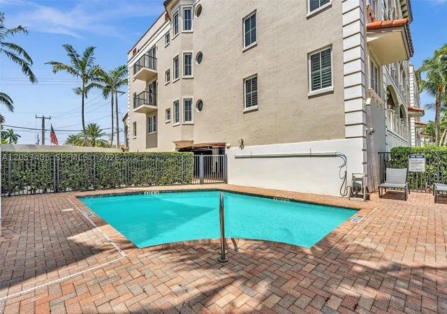 Listing Photo 4 - Condo for sale in building located at 1500 SE 12th St, Fort Lauderdale, FL 33316 - Unit #1A
