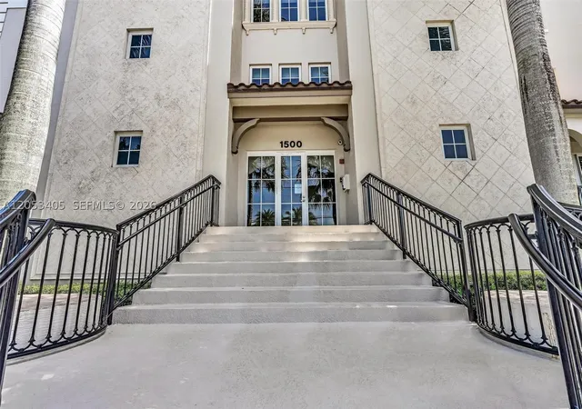 Listing Photo 5 - Condo for sale in building located at 1500 SE 12th St, Fort Lauderdale, FL 33316 - Unit #1A