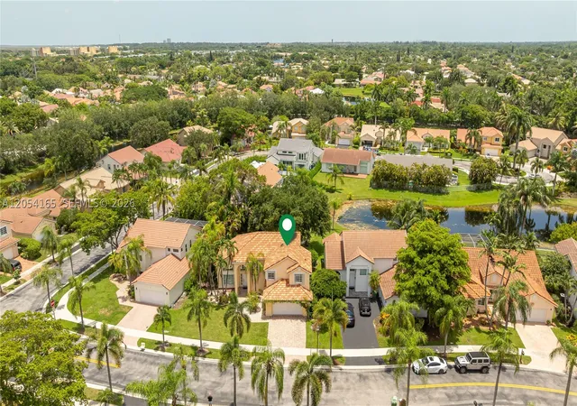 Photo 2 of Single family home for sale at 524 Water Pt, Weston, FL 33326 | MLS# A12054165 | Listing updated on 2026-09-09