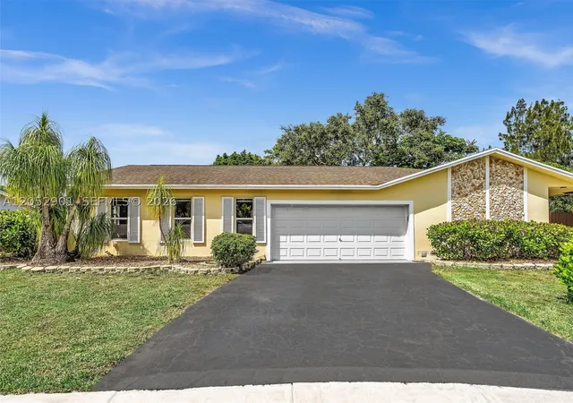 Photo 2 of Sale Pending at 8754 Sw 50th Pl, Cooper City, FL 33328 | MLS# A12052901 | Listing updated on 2026-08-26
