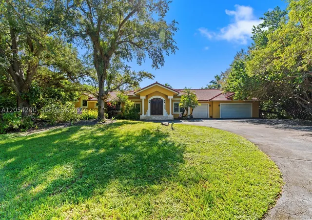 Photo 4 of Single family home for sale at 6500 Sw 127Th Street, Pinecrest, FL 33156 | MLS# A12054200 | Listing updated on 2026-09-29