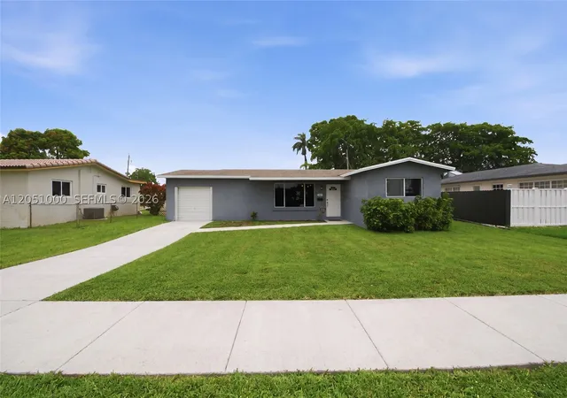 Photo 3 of Single family home for sale at 2901 Cleveland St, Hollywood, FL 33020 | MLS# A12051000 | Listing updated on 2026-09-24