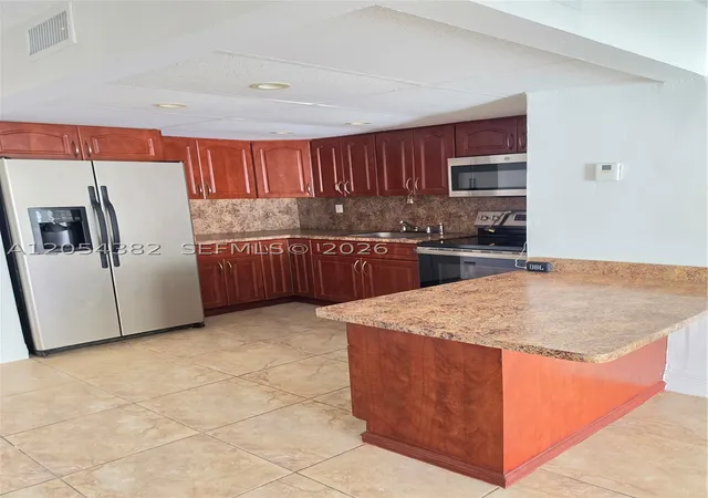 Listing Photo 5 - Condo for sale in building located at 10972 Sw 4Th St, Miami, FL 33174 - Unit #J2