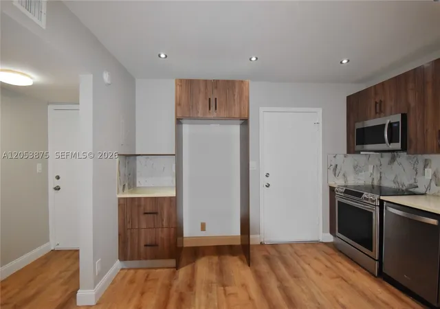 Listing Photo 4 - Condo for sale in building located at 2291 Nw 48Th Ter, Lauderhill, FL 33313 - Unit #214