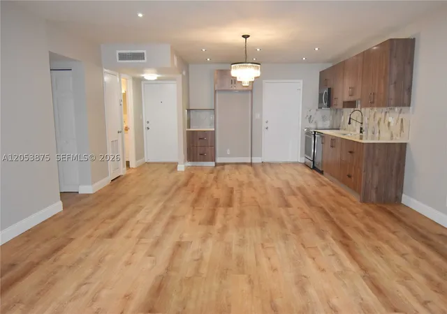 Listing Photo 5 - Condo for sale in building located at 2291 Nw 48Th Ter, Lauderhill, FL 33313 - Unit #214