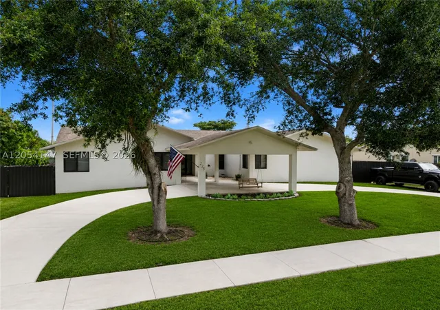 Photo 2 of Single family home for sale at 225 Nw 21st St, Homestead, FL 33030 | MLS# A12054147 | Listing updated on 2026-09-10
