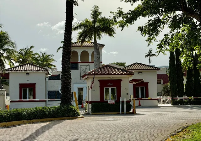 Photo 2 of Sale Pending at 6715 N Kendall Dr #707, Pinecrest, FL 33156 | MLS# A12051016 | Listing updated on 2026-09-01