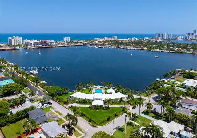 Photo 2 of Single family home for sale at 900 N Northlake Dr, Hollywood, FL 33019 | MLS# A12051123 | Listing updated on 2026-09-06
