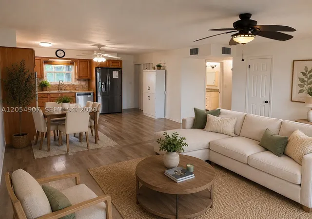 Photo 3 of Single family home for sale at 1505 Arrowhead Dr, Sun City Center, FL 33573 | MLS# A12054907 | Listing updated on 2026-08-27