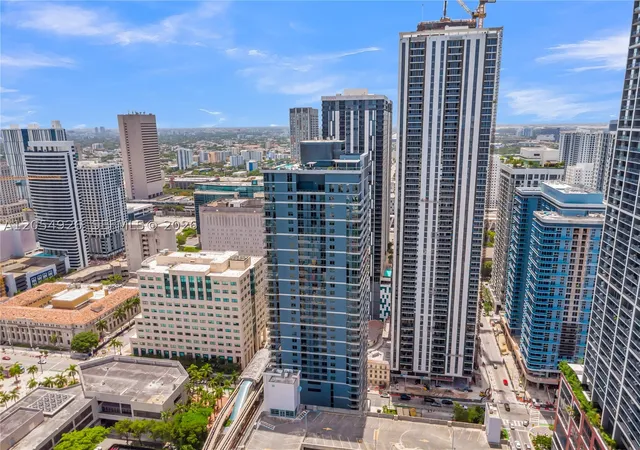 Photo 1 of Condo for sale at 121 Ne 5Th St #3405, Miami, FL 33132 | MLS# A12054926 | Listing updated on 2026-09-16