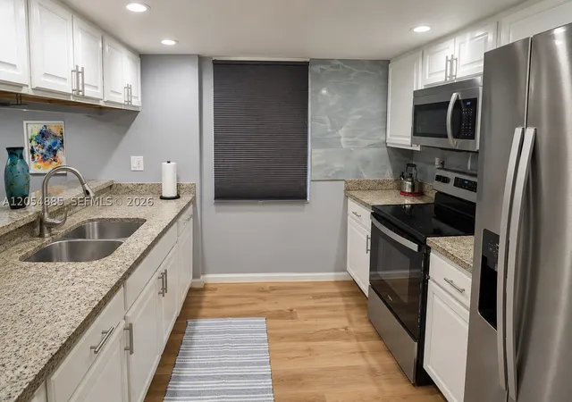 Listing Photo 5 - Condo for sale in building located at 3541 Nw 99Th Ter, Sunrise, FL 33351 - Unit #6A