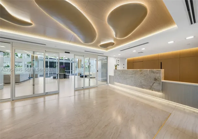 Photo 3 of Condo for sale at 21205 Yacht Club Dr #701, Aventura, FL 33180 | MLS# A12054945 | Listing updated on 2026-08-30
