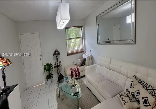 Listing Photo 4 - Condo for sale in building located at 7121 Sw 129Th Ave, Miami, FL 33183 - Unit #5