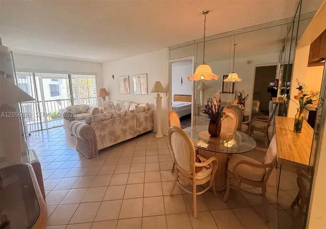 Listing Photo 5 - Condo for sale in building located at 303 Racquet Clb Rd, Weston, FL 33326 - Unit #206
