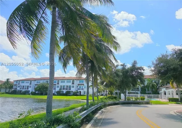 Photo 2 of Townhouse for sale at 2813 Sw 119th Way, Miramar, FL 33025 | MLS# A12055052 | Listing updated on 2026-09-14