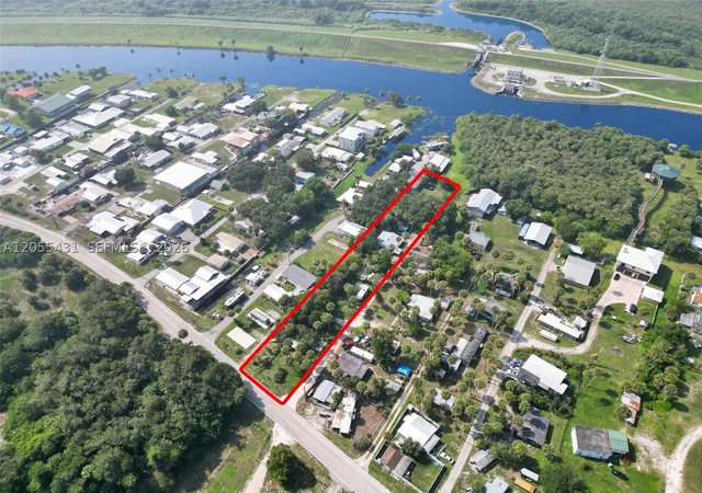 Photo 3 of House for sale at 1069 Marina Ln & Cramer Ln, Moore Haven, FL 33741 | MLS# A12055431 | Listing updated on 2026-08-31