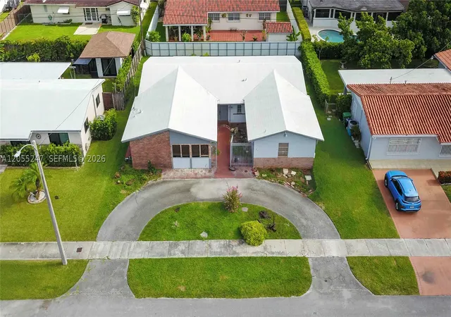 Photo 3 of Sale Pending at 12465 Sw 33rd St, Miami, FL 33175 | MLS# A12055247 | Listing updated on 2026-09-09