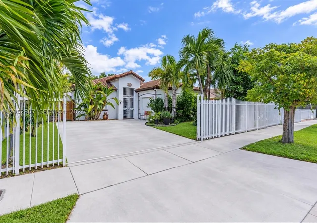 Photo 1 of Single family home for sale at 25237 Sw 133 Pl, Homestead, FL 33032 | MLS# A12052807 | Listing updated on 2026-09-24