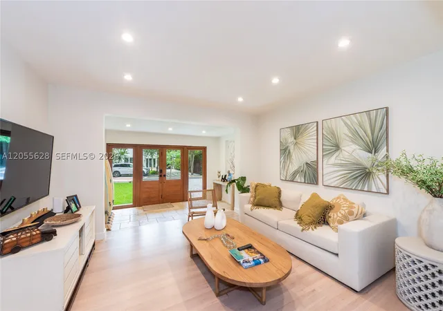 Photo 3 of Single family home for sale at 4155 Pamona Ave, Miami, FL 33133 | MLS# A12055628 | Listing updated on 2026-10-04