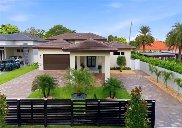 Photo 3 of Single family home for sale at 2880 Sw 113 Avenue, Miami, FL 33165 | MLS# A12055235 | Listing updated on 2026-10-06
