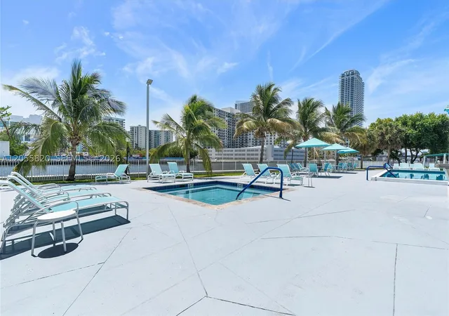 Listing Photo 2 - Condo for sale in building located at 200 Leslie Dr, Hallandale Beach, FL 33009 - Unit #631