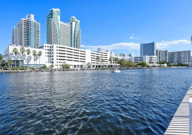 Listing Photo 3 - Condo for sale in building located at 200 Leslie Dr, Hallandale Beach, FL 33009 - Unit #631