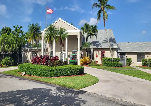 Listing Photo 3 - Condo for sale in building located at 1280 S Franklin Ave, Homestead, FL 33034 - Unit #1280G